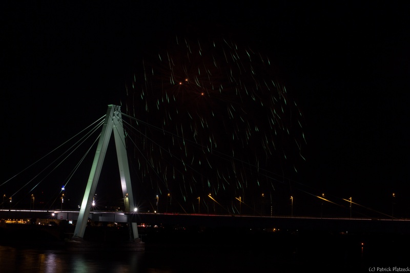 Feuerwerk 5 - 20140419-215644.jpg 20140419-215644.jpg