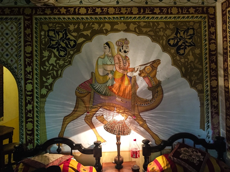 Deko an der Wand im Hotelzimmer 20151213-144835.iphone.bearbeitet.jpg