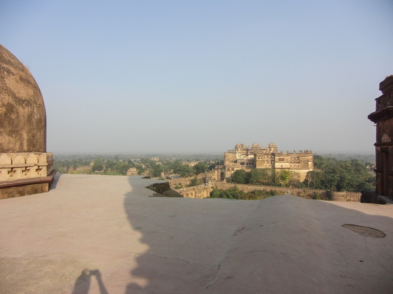 Auf dem Chaturbhuj-Tempel 20151217-152519.ch.jpg