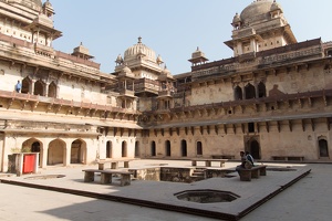 Brunnen im Jahangiri Mahal
